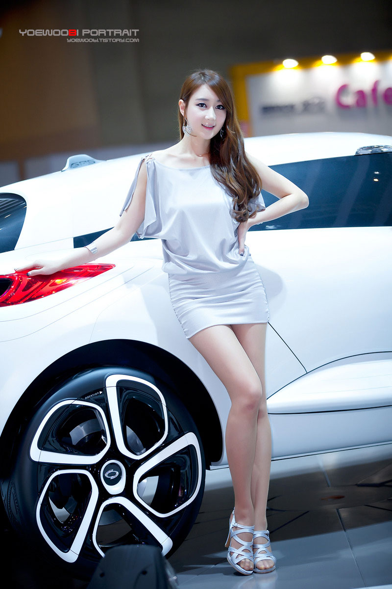 Korean model Han Chae I BIMOS 2012