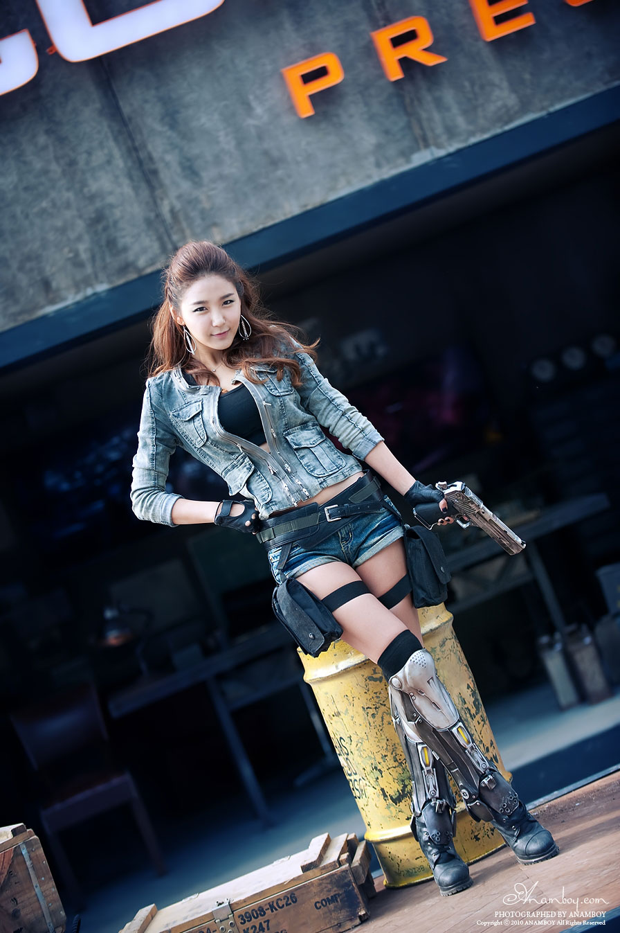 Korean model Bang Eun Young G-Star cosplay