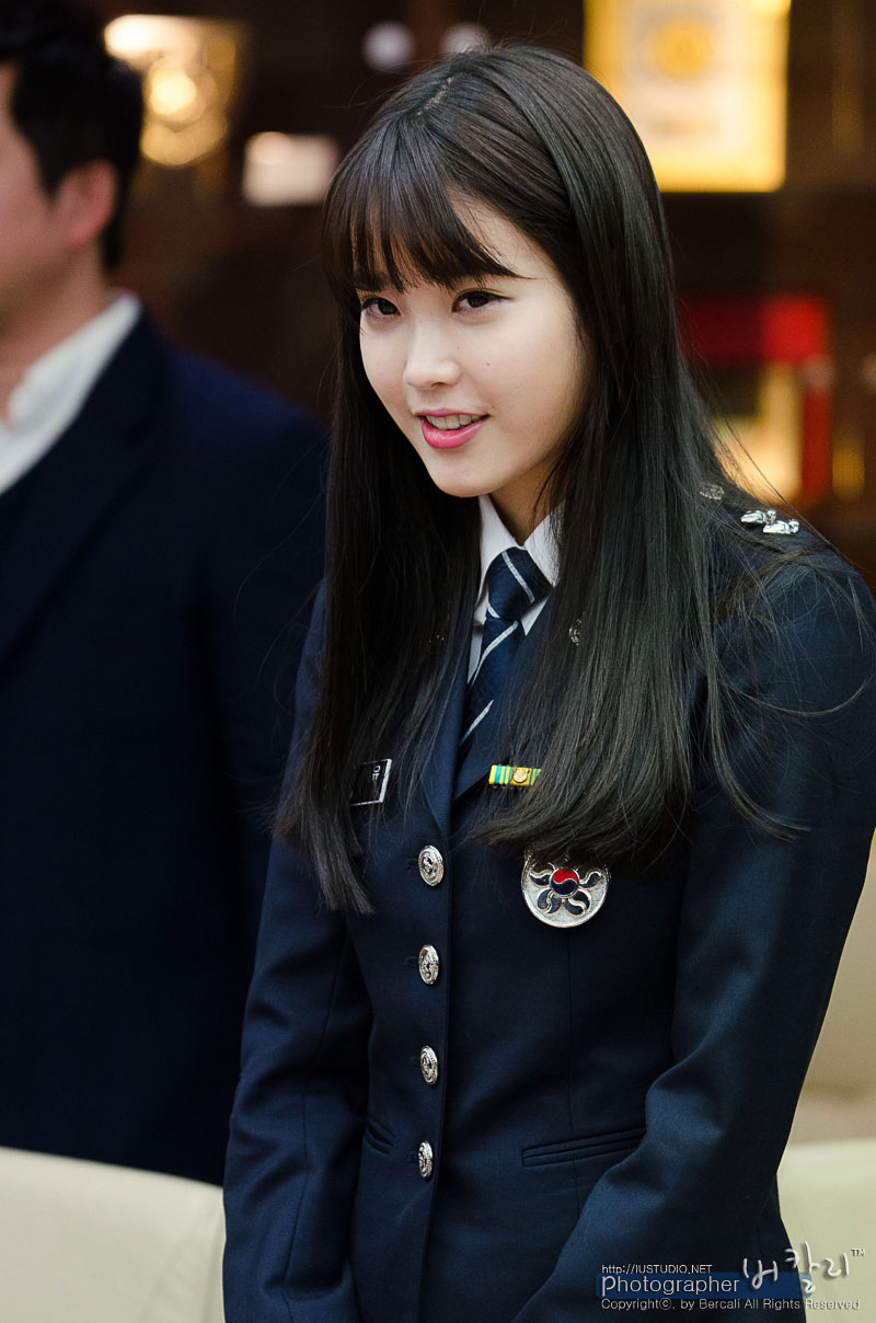 Singer IU honorary Korean police officer