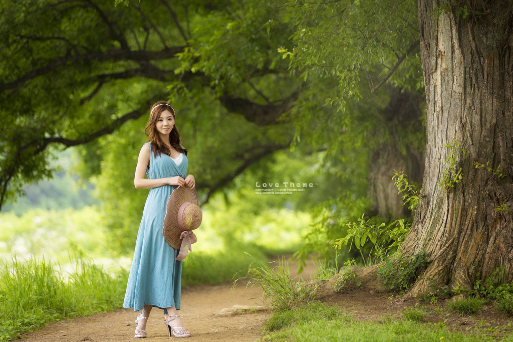 Korean model Chae Eun outdoor photoshoot