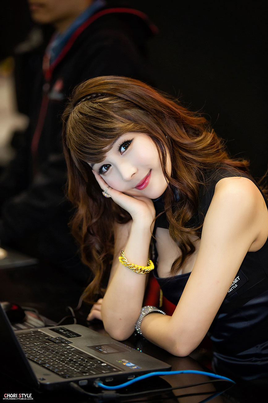 G-STAR Game Show 2013 Korean model