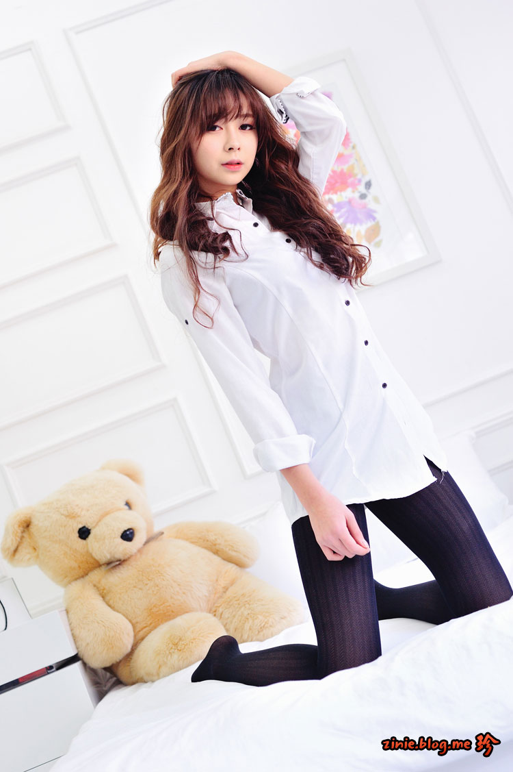 Korean model Seo Han Bit teddy bear