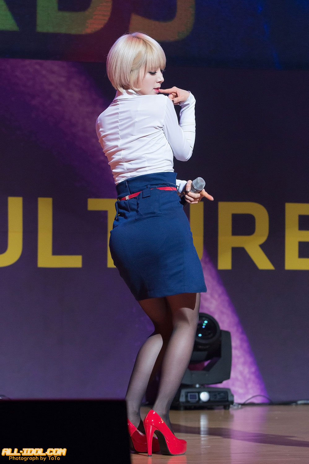 AOA Choa Miniskirt live performance