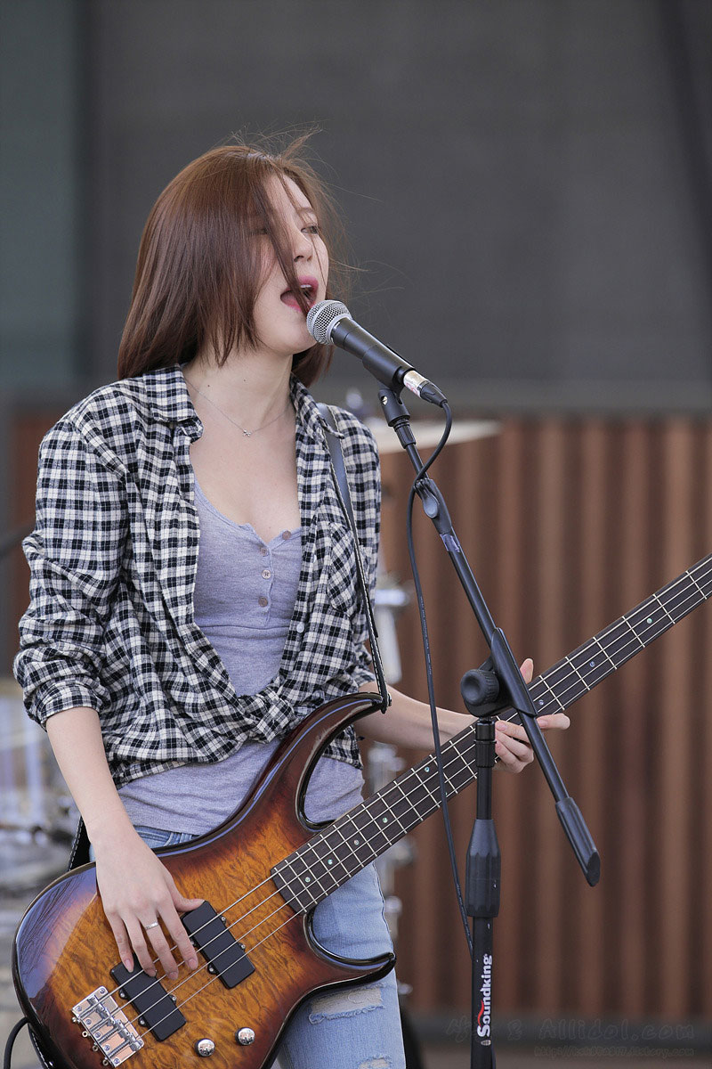 Korean girl band BeBop Marronnier Park