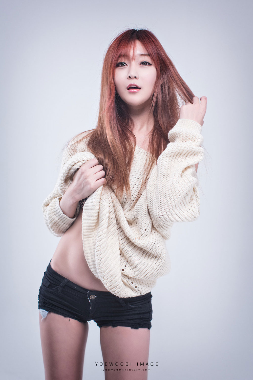 Korean model Choi Seul Ki white style