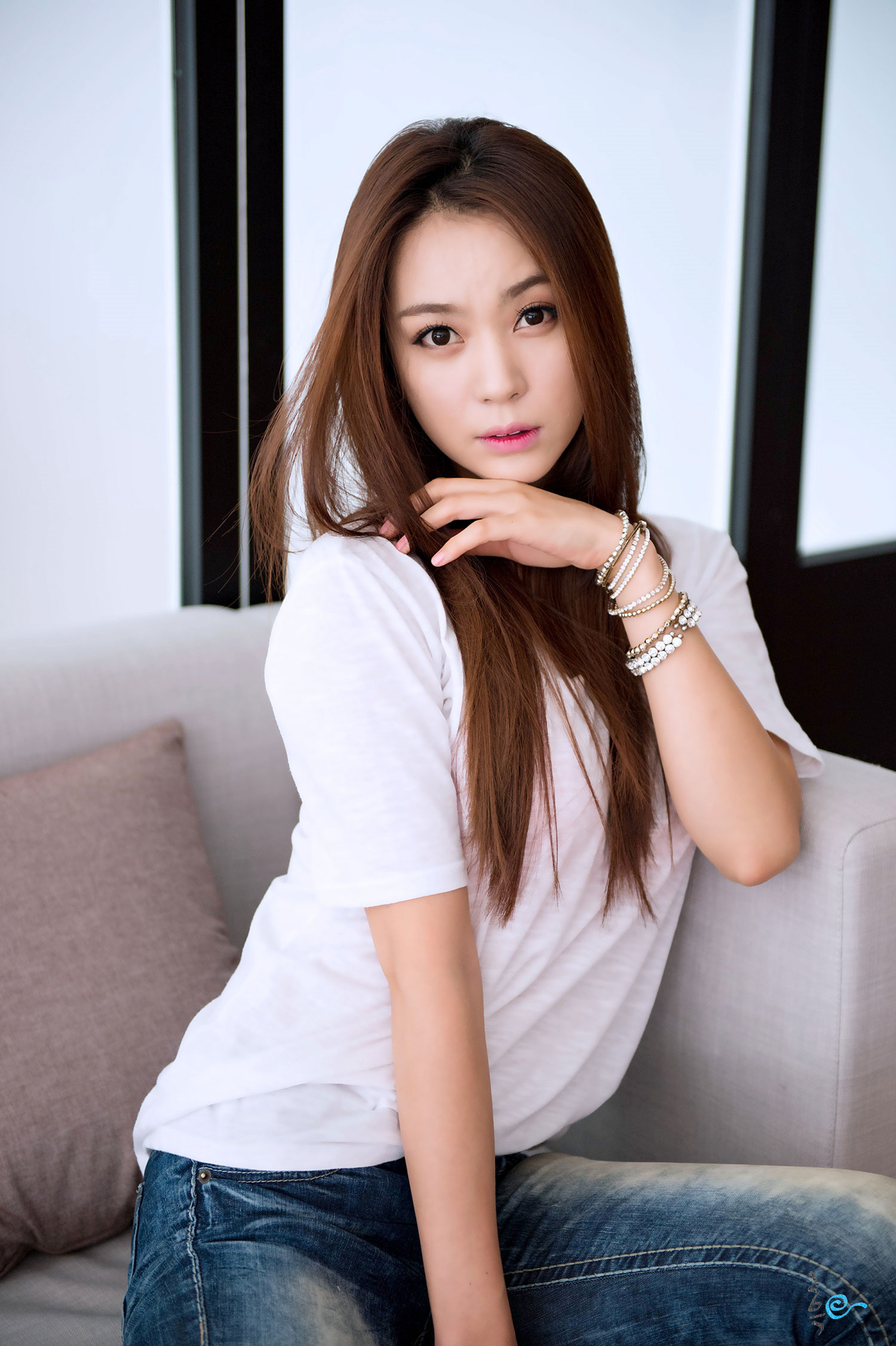 Korean model Ju Da Ha in jeans
