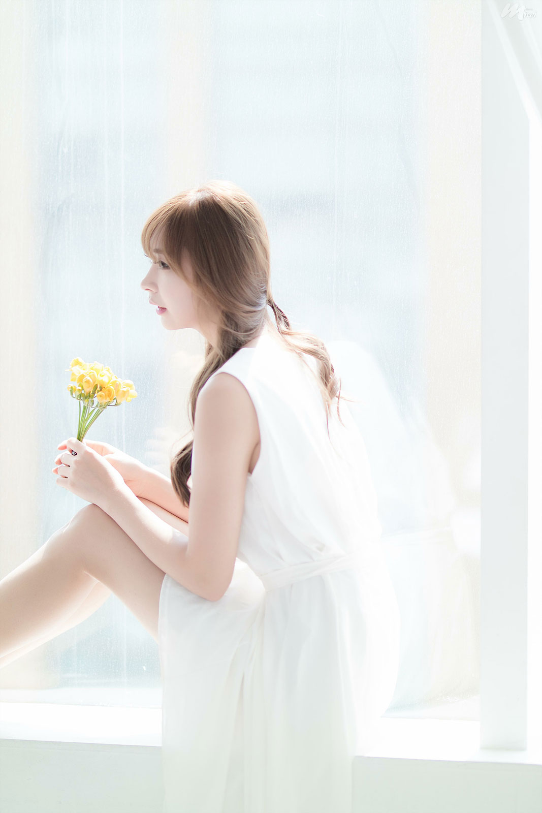 Seo Han Bit white dress studio photoshoot