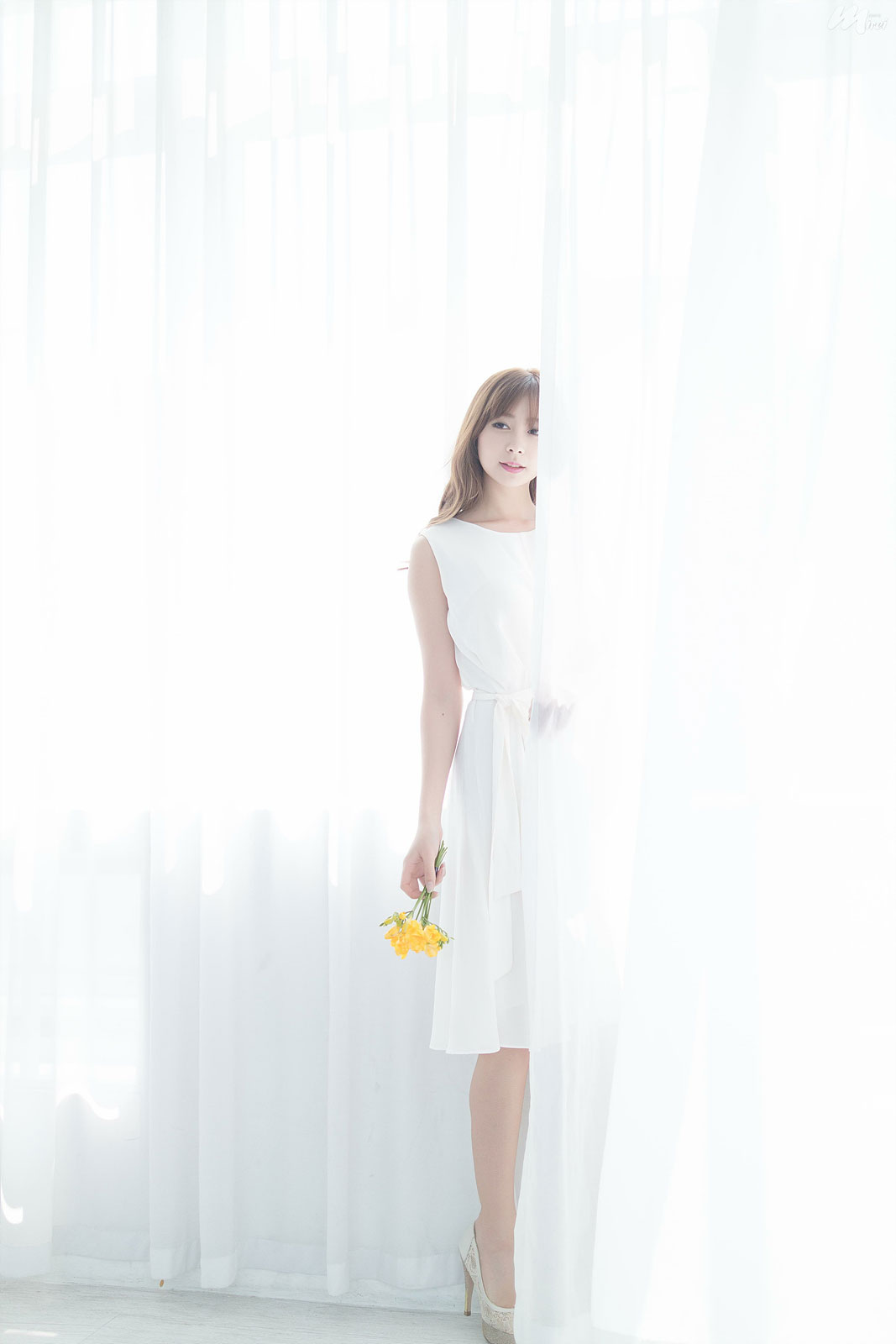 Seo Han Bit white dress studio photoshoot