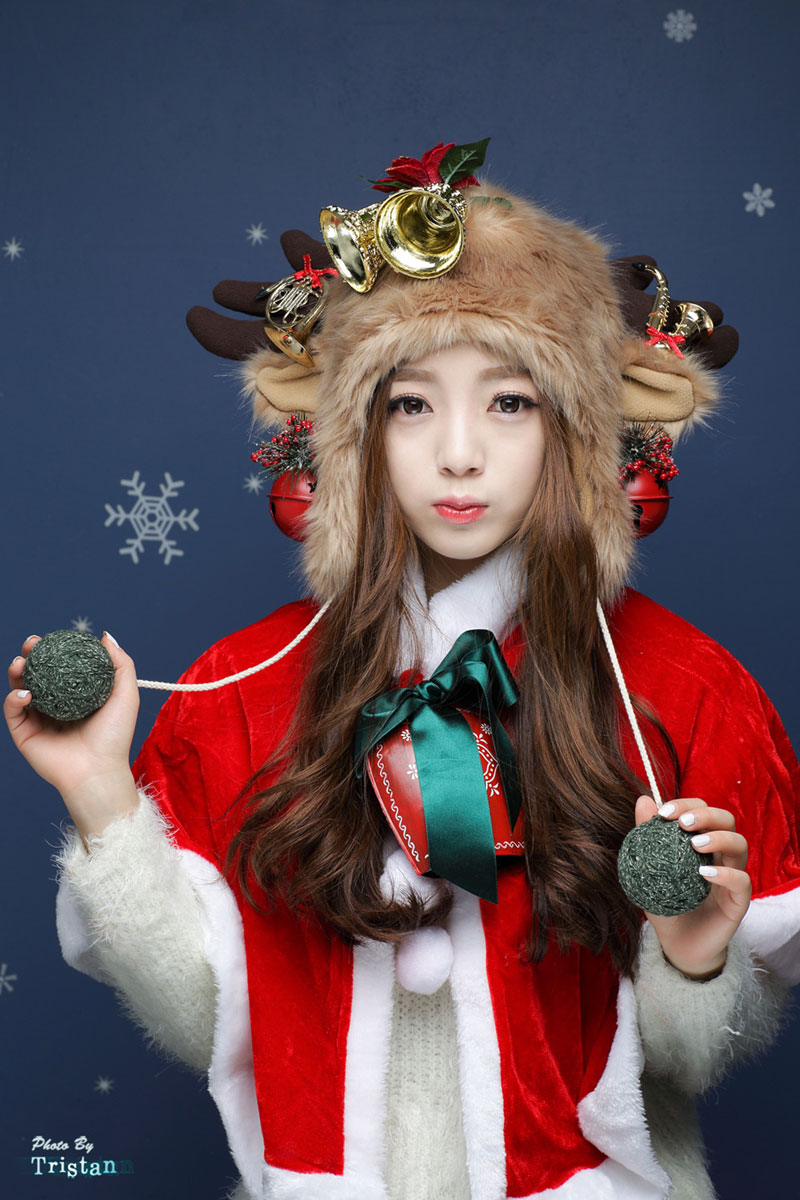 Korean Christmas girl Ji Hyeon