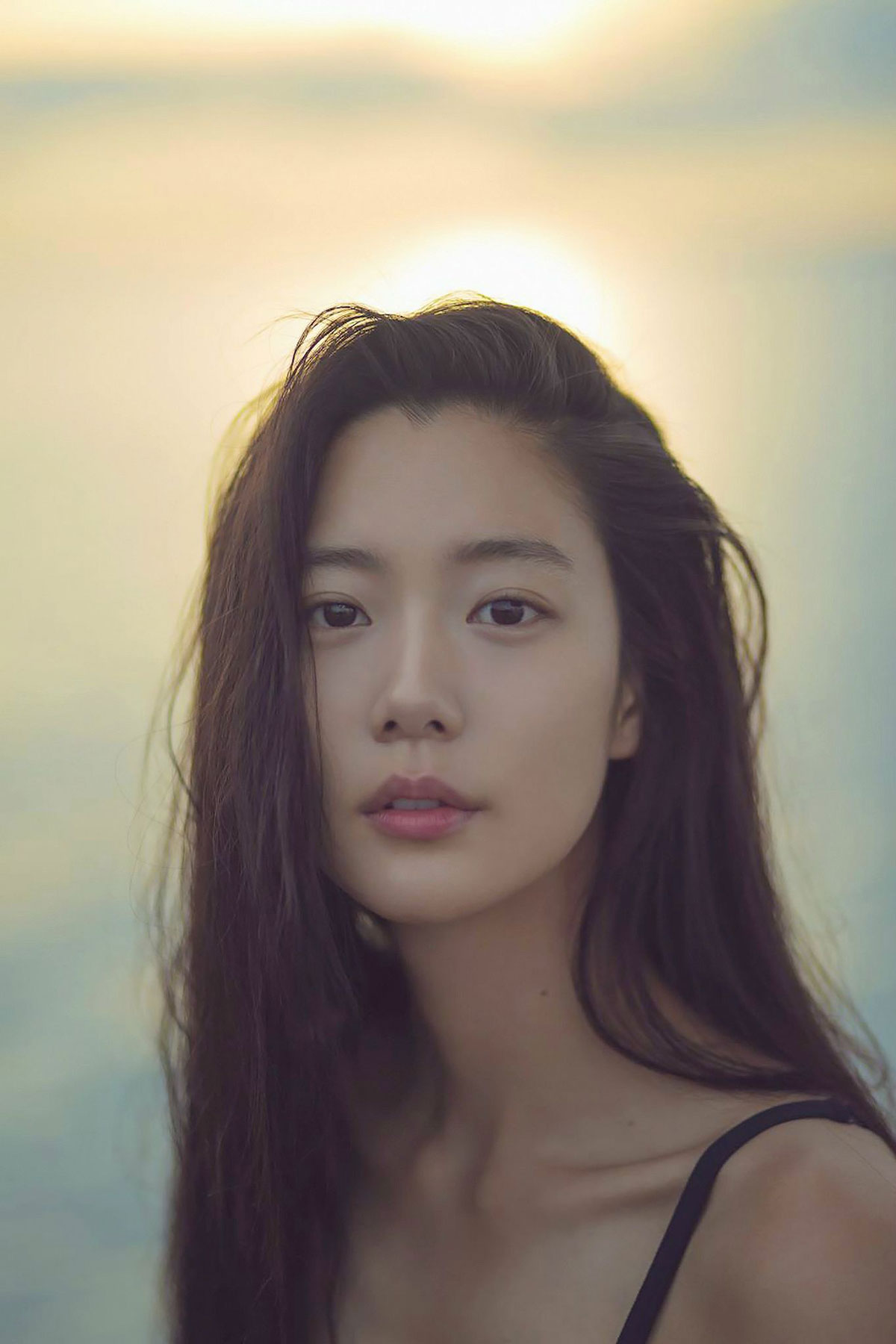Korean actress Clara Mode Magazine