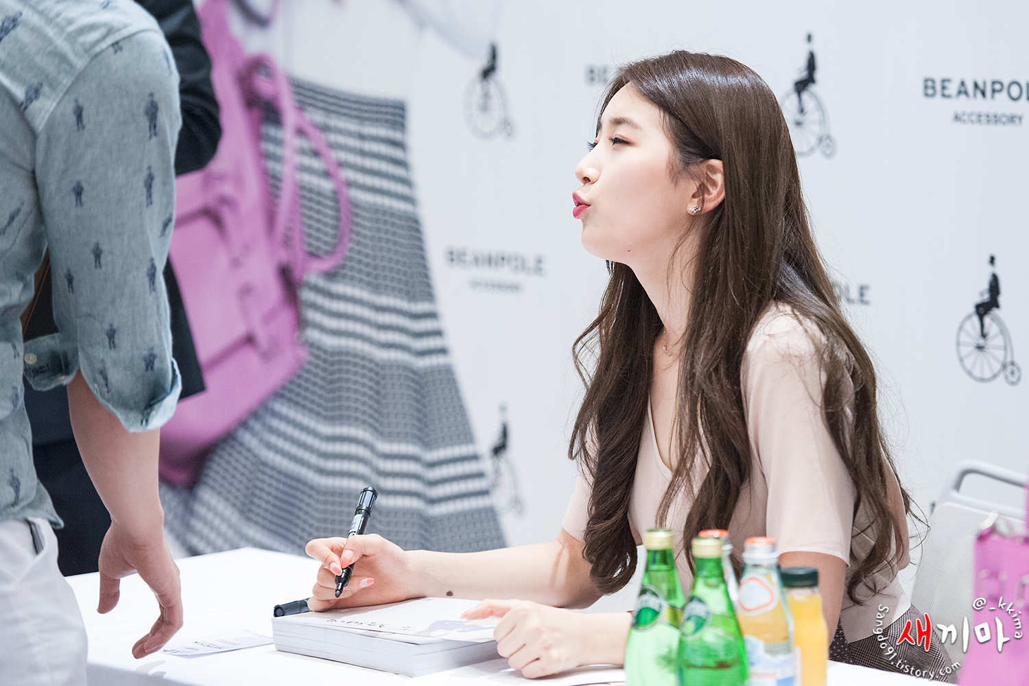 Miss A Suzy Bean Pole Busan fan signing event