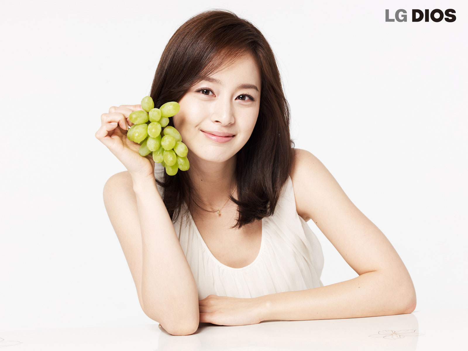 Kim Tae Hee LG DIOS smart refrigerator