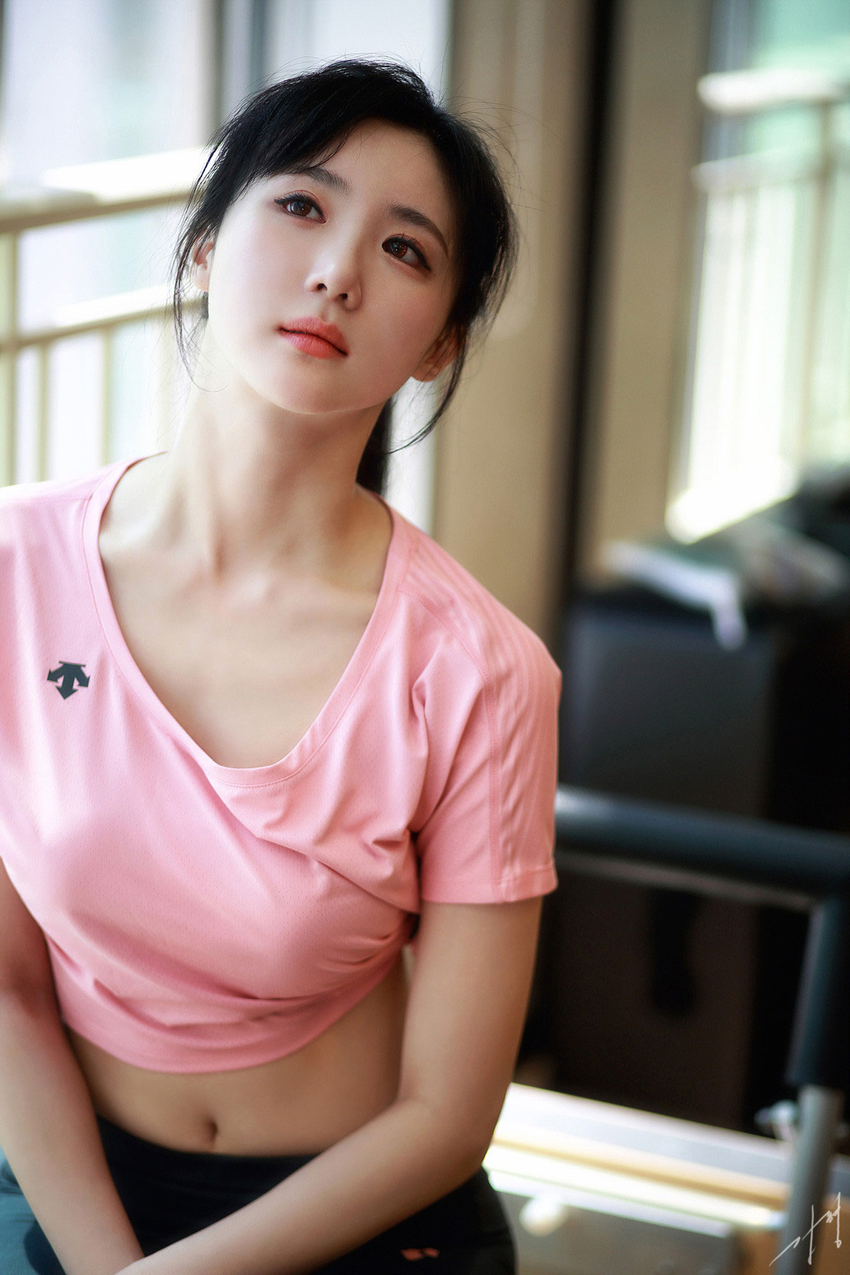 Korean model Yeon Da Bin Circle Pilates