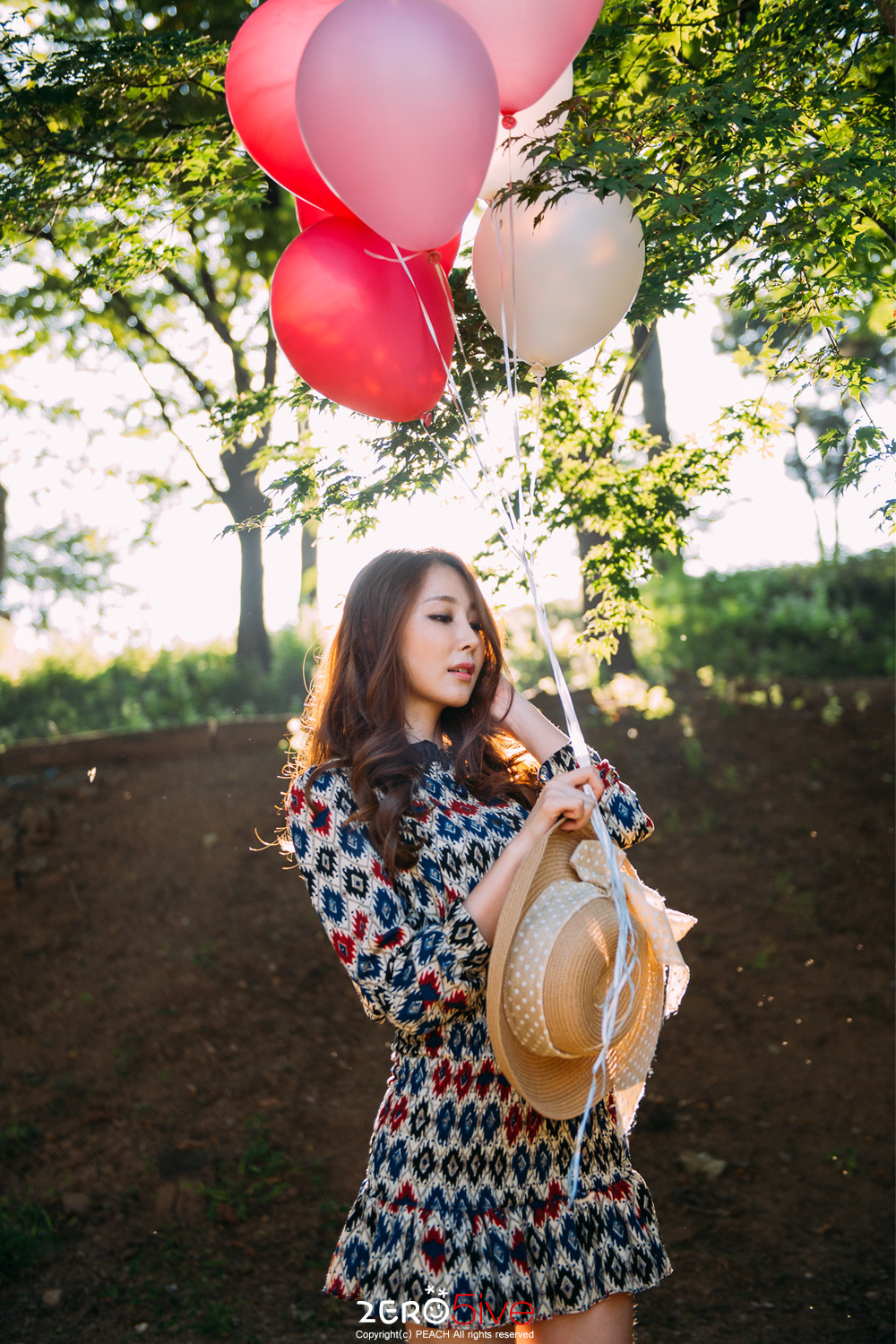 Korean model Eun Bin autumn balloons