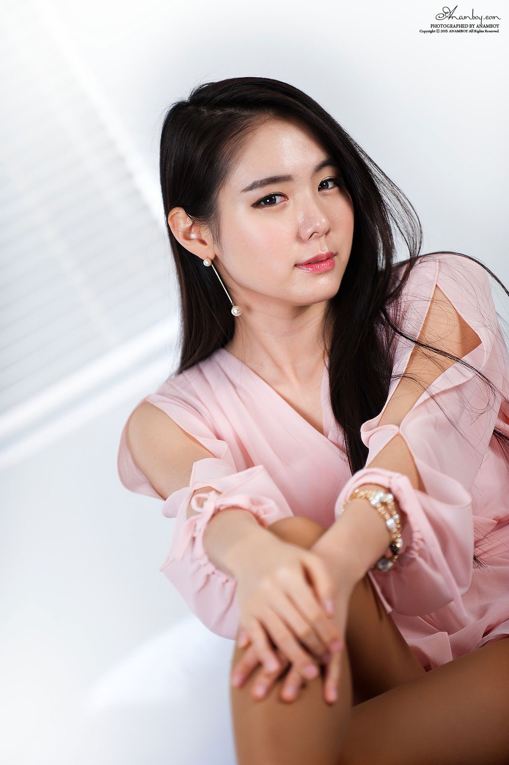 Korean model Min Yu Rin pink dress