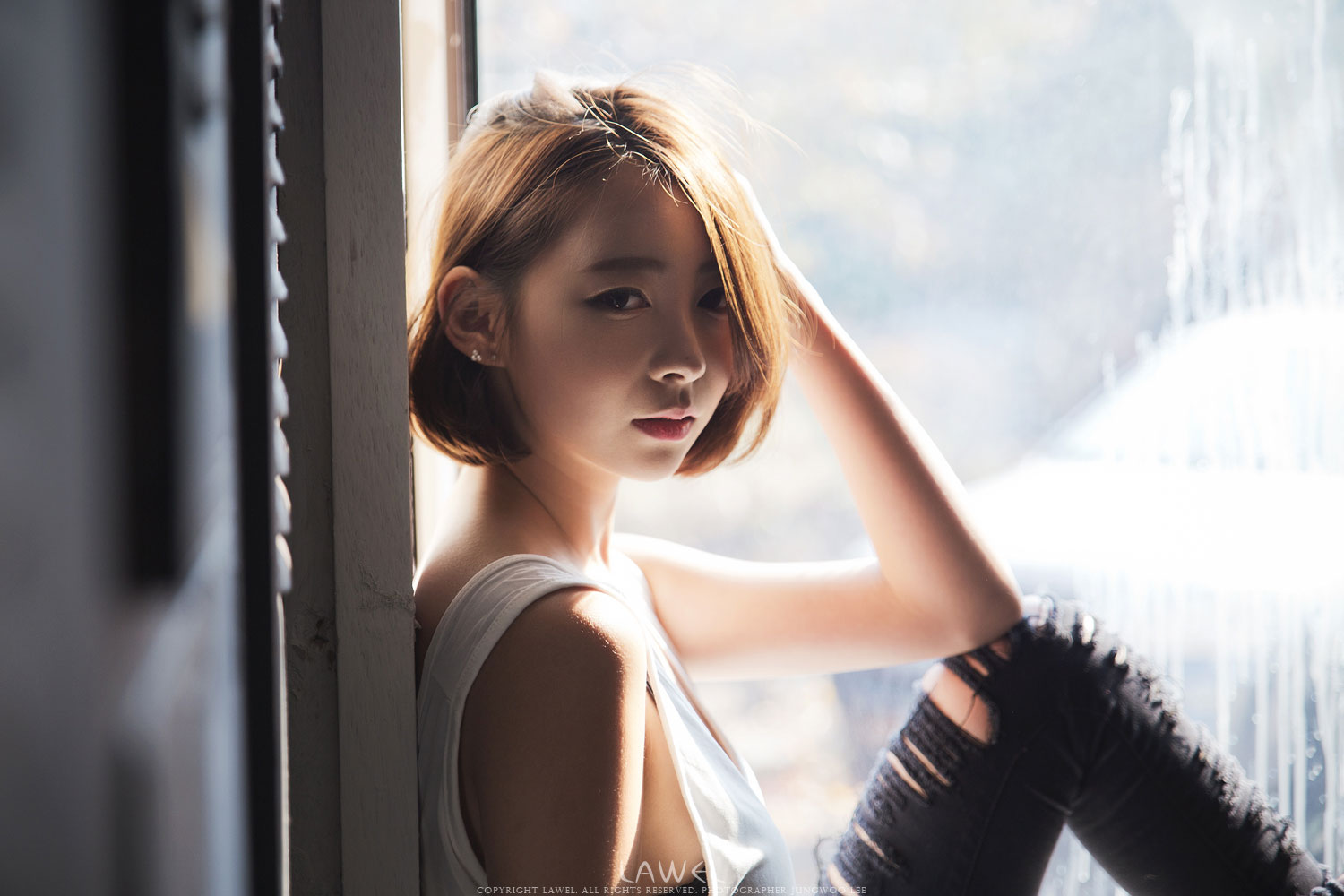 Model Seo Han Bit short hair photoshoot