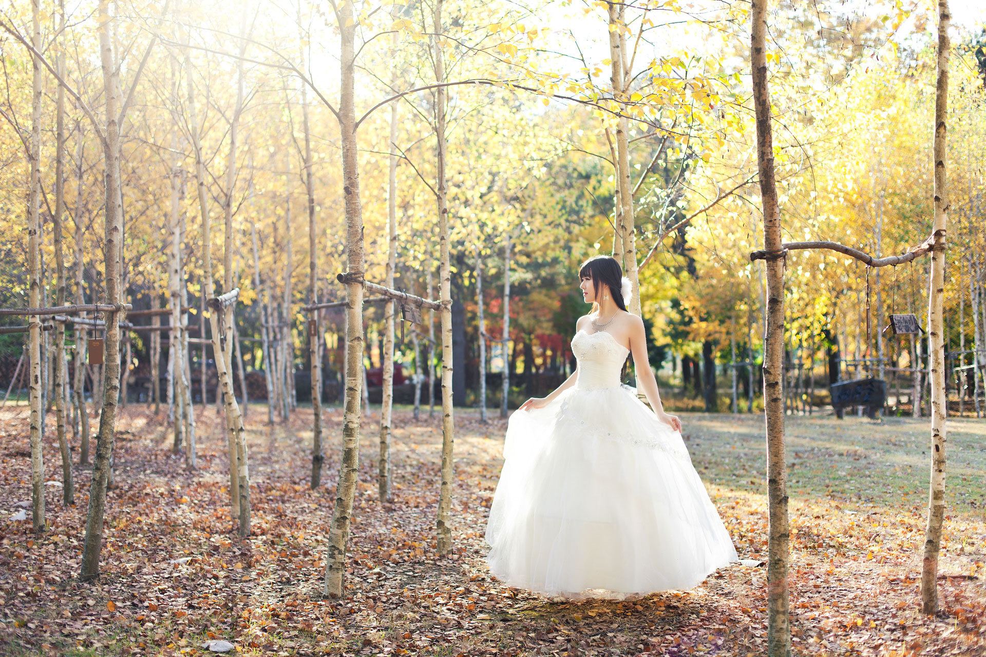 Korean model Hwang Mi Hee wedding dress
