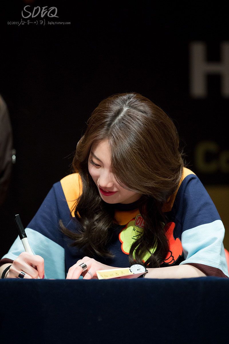 Miss A Suzy Colors fan signing event