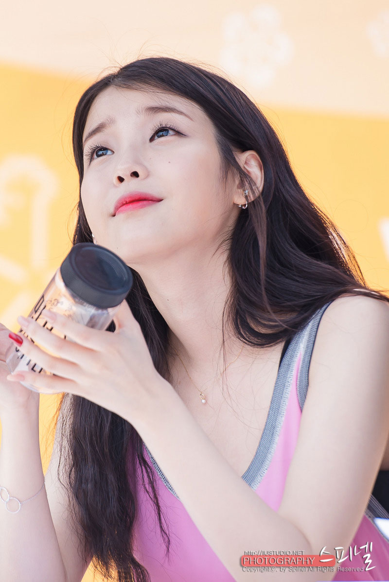 IU Mexicana Chicken fan signing event