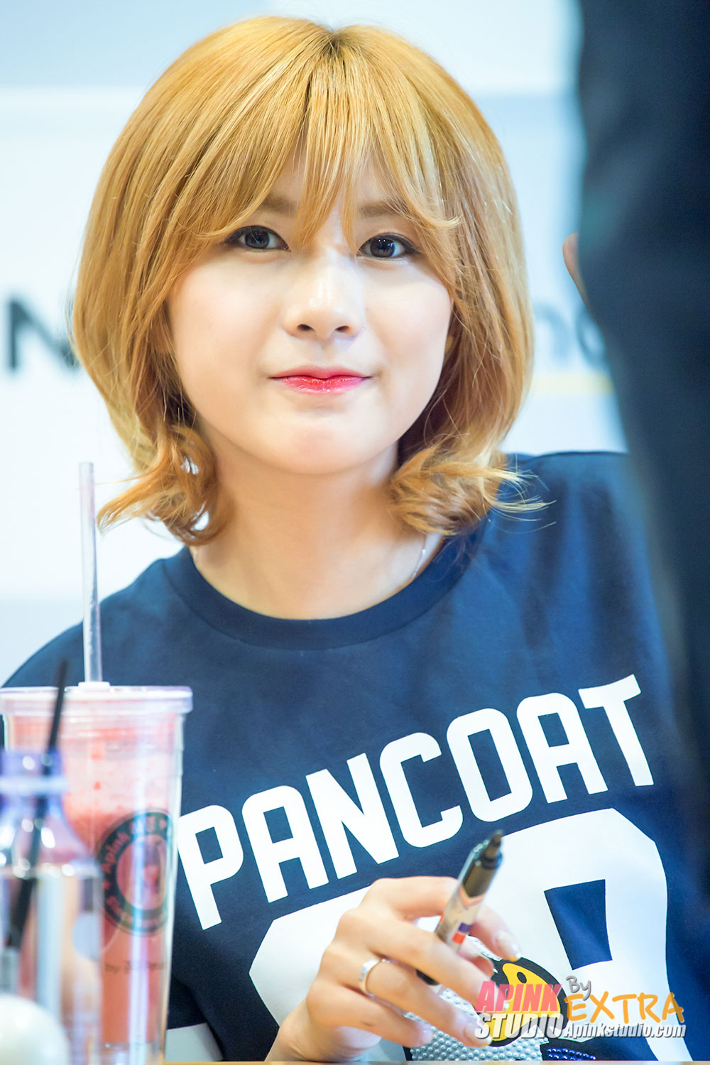 A Pink Hayoung Pancoat fan signing event