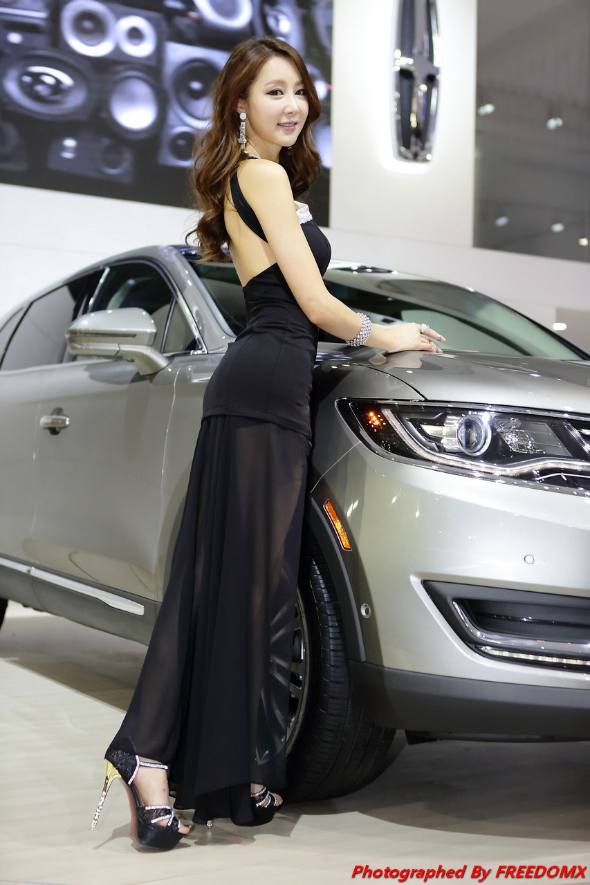 Eun Bin Seoul Motor Show 2015 Lincoln MKX