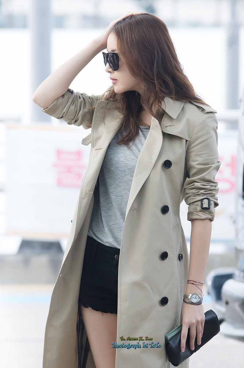 Korean actress Kang So Ra airport fashion