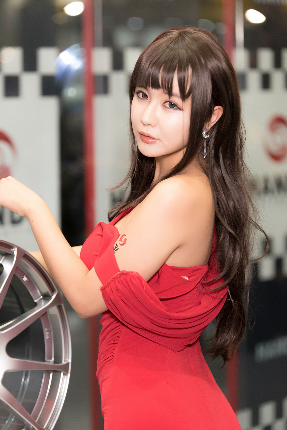Ryu Ji Hye Seoul Auto Salon 2015 HANDS wheels