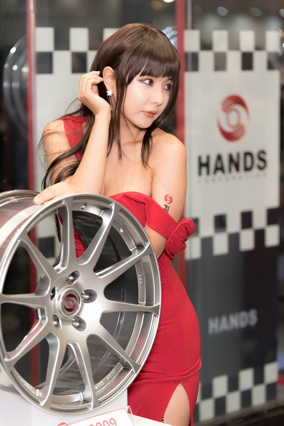 Ryu Ji Hye Seoul Auto Salon 2015 HANDS wheels