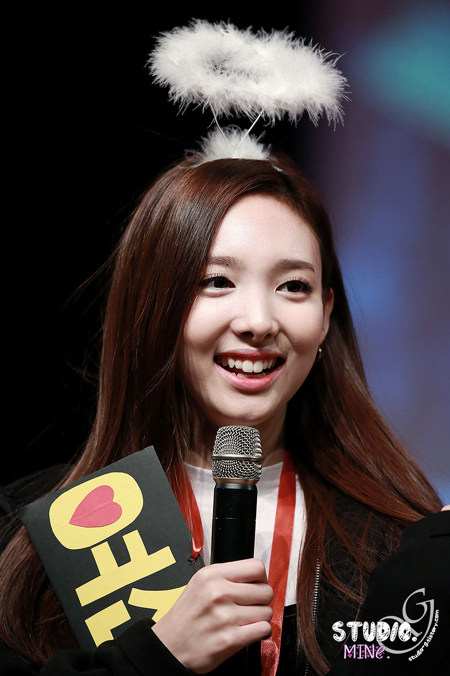 Twice Nayeon Ooh Ahh fan signing event