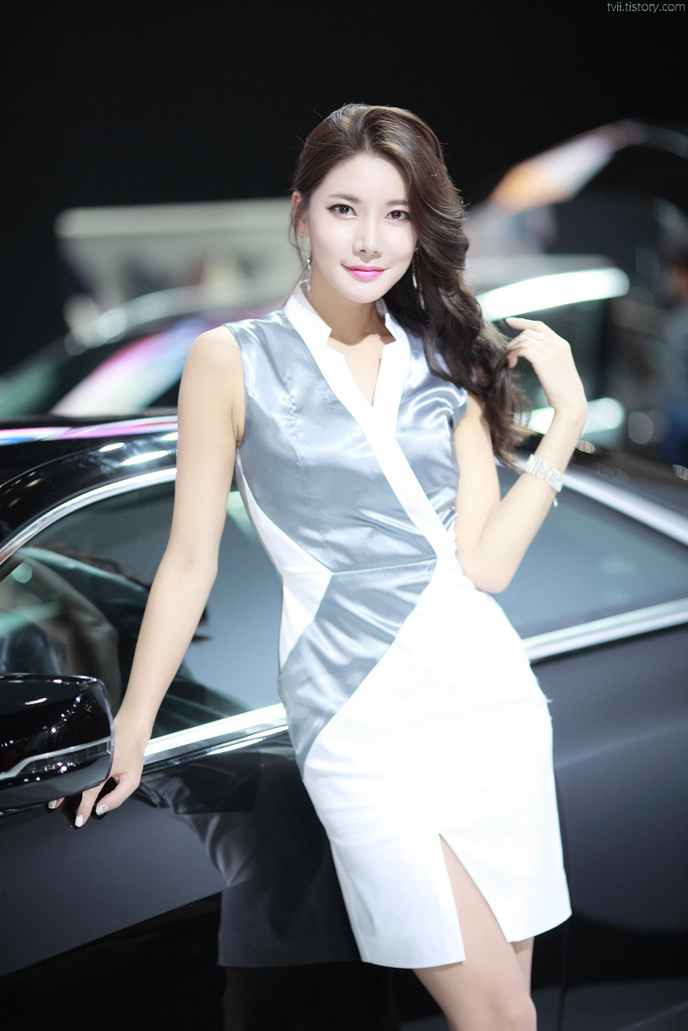 Yoon Mi Jin Seoul Motor Show 2015 Cadillac