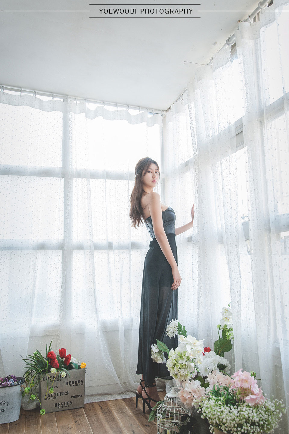Korean model Ban Ji Hee long dress