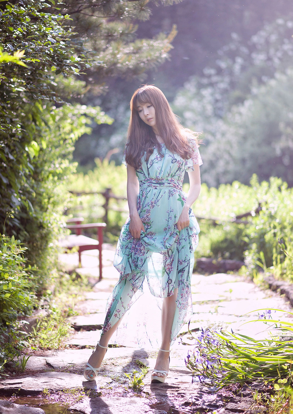 Korean model Lee Ga Na spring outdoor photoshoot