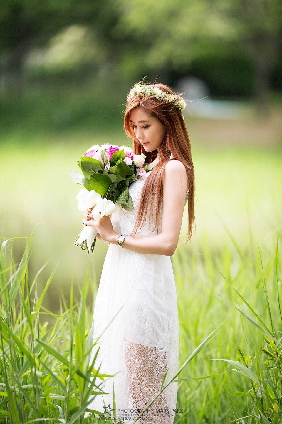 Korean model Kim Ha Yul wedding dress